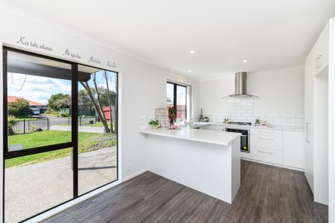 Photo of property in 20 Colonial Place, Kelvin Grove, Palmerston North, 4414