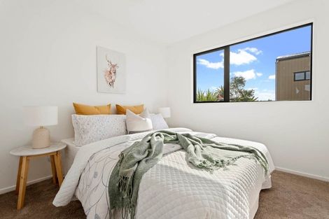 Photo of property in 19f Ellesmere Crescent, Pakuranga Heights, Auckland, 2010