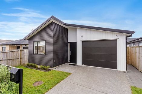 Photo of property in 5 Castlepoint Avenue, Takanini, 2110