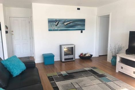 Photo of property in 6 Kiwi Esplanade, Mangere Bridge, Auckland, 2022
