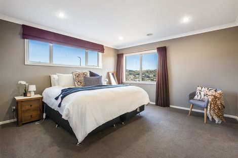 Photo of property in 4 Paparoa Crescent, Aotea, Porirua, 5024