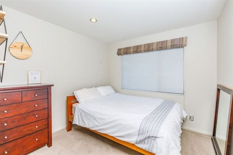 Photo of property in 6 Cityview Place, Massey, Auckland, 0614