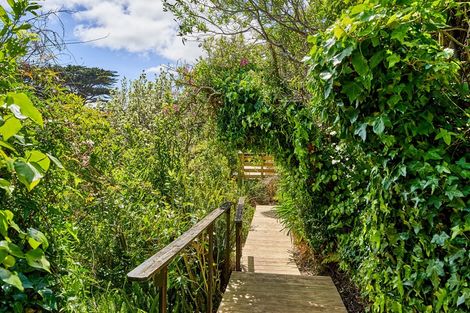 Photo of property in 5 Tui Road, Days Bay, Lower Hutt, 5013