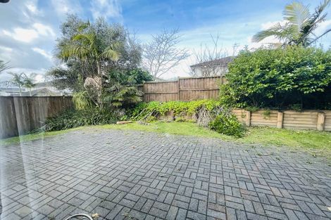 Photo of property in 10 Wye Oak Drive, Schnapper Rock, Auckland, 0632