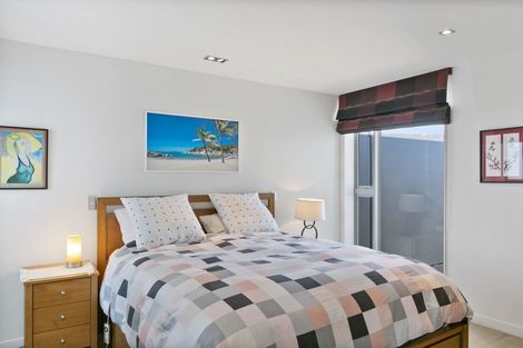 Photo of property in Portal Apartments, 8a/42 Cable Street, Te Aro, Wellington, 6011