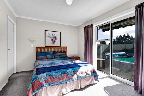 Photo of property in 120 Paraite Road, Paraite, New Plymouth, 4373