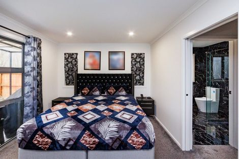 Photo of property in 12 Ivy Lane, Kelvin Grove, Palmerston North, 4414