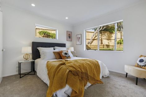 Photo of property in 17 Brompton Place, Burswood, Auckland, 2013