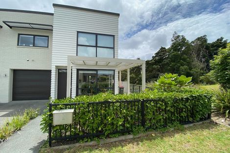 Photo of property in 16 Matairangi Avenue, Totara Heights, Auckland, 2105