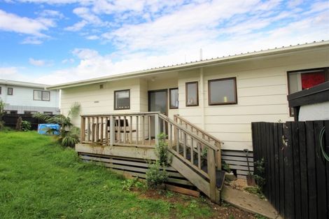 Photo of property in 2/38 Maplesden Drive, Clendon Park, Auckland, 2103