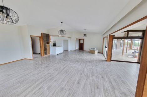 Photo of property in 645 Ponga Road, Opaheke, Papakura, 2584