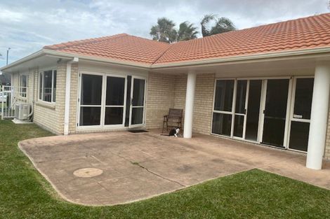 Photo of property in 18 Kahira Crescent, Papamoa Beach, Papamoa, 3118
