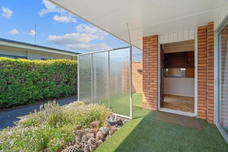 Photo of property in 1/17 Tudor Avenue, Ilam, Christchurch, 8041