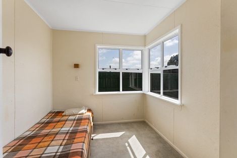 Photo of property in 28 Drake Street, Waikawa Beach, Levin, 5573