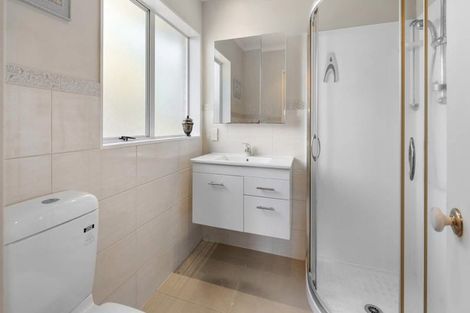 Photo of property in 18 Amberwood Drive, Northpark, Auckland, 2013