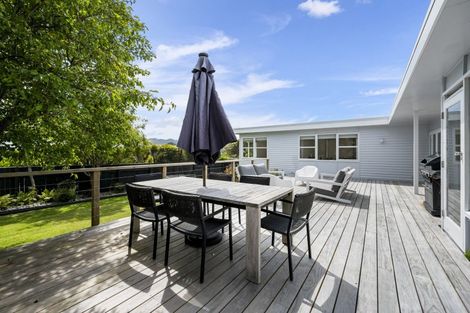 Photo of property in 50 Churton Drive, Churton Park, Wellington, 6037