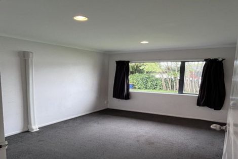 Photo of property in 36 Serwayne Place, Sunnyvale, Auckland, 0612