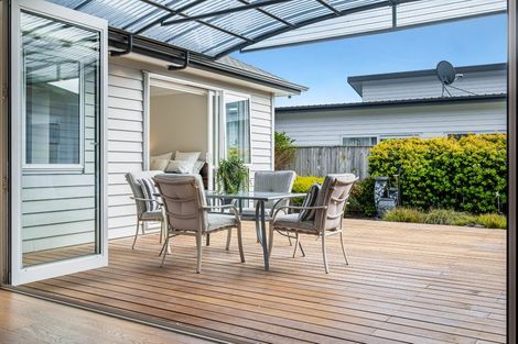 Photo of property in 15 Flavell Drive, Orewa, 0931