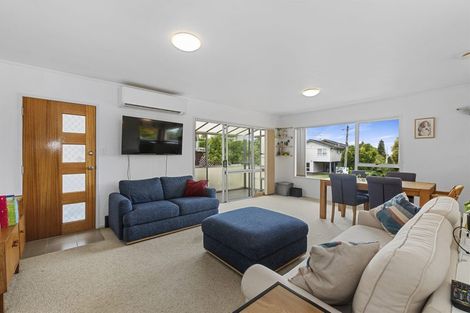 Photo of property in 1/20 Merchant Avenue, Te Atatu South, Auckland, 0610