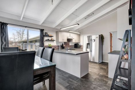 Photo of property in 1263 Egmont Road, Egmont Village, New Plymouth, 4372