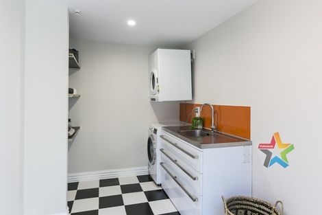 Photo of property in 60 Stanley Street, Berhampore, Wellington, 6023