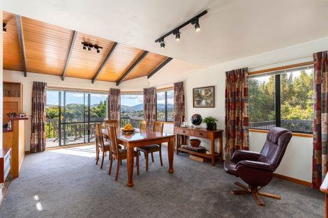 Photo of property in 9 Furneaux Grove, Whitby, Porirua, 5024