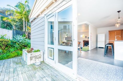 Photo of property in 4a Rata Road, Stanmore Bay, Whangaparaoa, 0932