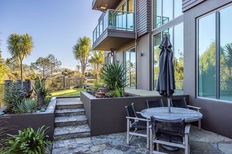 Photo of property in 106 Hillcrest Road, Hatfields Beach, Orewa, 0931