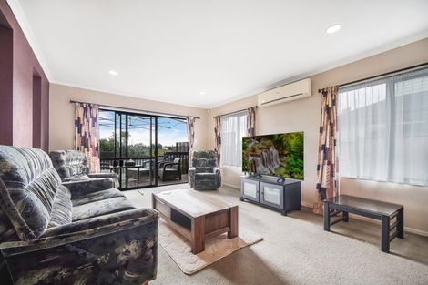 Photo of property in 33 Fergy Crescent, Wattle Downs, Auckland, 2103