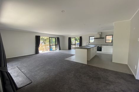 Photo of property in 5 Stillwater Crescent, Stillwater, Silverdale, 0993