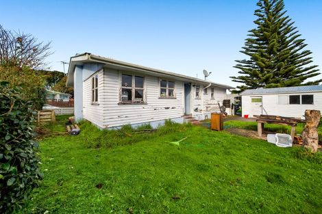 Photo of property in 2 Newbury Place, Waitara, 4320