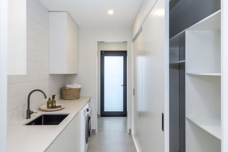 Photo of property in 3 Selleck Street, Mount Pleasant, Christchurch, 8081