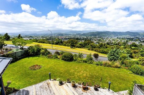 Photo of property in 5 Birkinshaw Grove, Riverstone Terraces, Upper Hutt, 5018