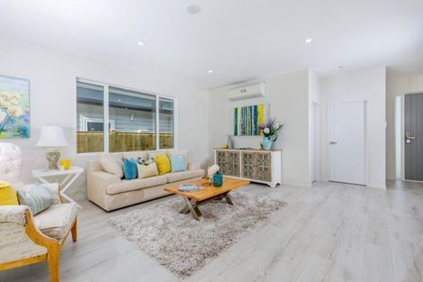 Photo of property in 11 Ropere Street, Kumeu, 0810