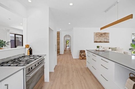 Photo of property in 111 Dickson Road, Papamoa Beach, Papamoa, 3118