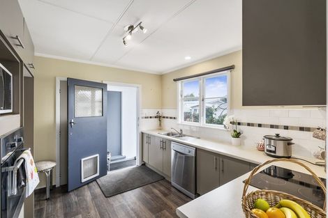 Photo of property in 1 Sefton Avenue, Highbury, Palmerston North, 4412