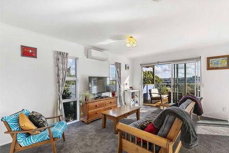 Photo of property in 28 Moffat Road, Red Beach, 0932