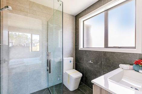 Photo of property in 11 Zadar Street, Kumeu, 0810
