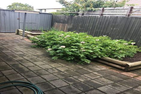 Photo of property in 11 Phoenix Lane, Northcote, Christchurch, 8052