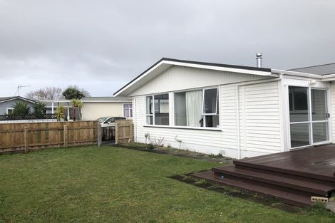 Photo of property in 12 Riversdale Drive, Merrilands, New Plymouth, 4312