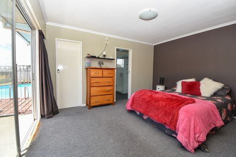 Photo of property in 485-487 High Street South, Carterton, 5713