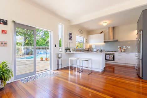 Photo of property in 48 Tiromoana Road, Raumati South, Paraparaumu, 5032