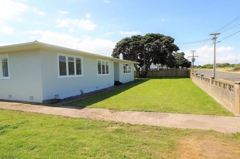 Photo of property in 9a Bamber Street, Castlecliff, Whanganui, 4501