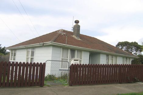 Photo of property in 40 Davidson Crescent, Tawa, Wellington, 5028