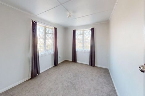 Photo of property in 33 Holland Crescent, Bulls, 4818