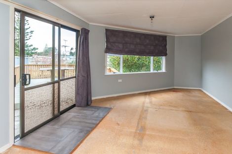 Photo of property in 24 Hunia Terrace, Himatangi Beach, Foxton, 4891