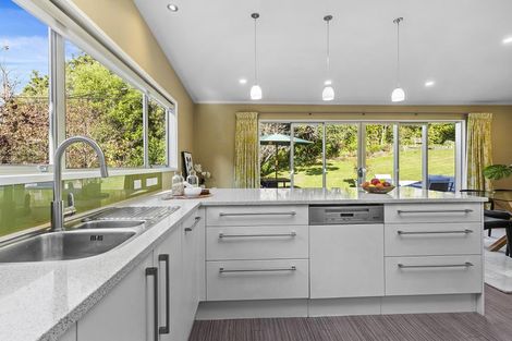 Photo of property in 100 Larsen Crescent, Tawa, Wellington, 5028