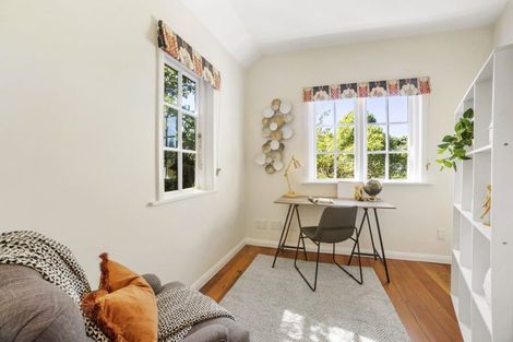 Photo of property in 5a Raroa Road, Kelburn, Wellington, 6012