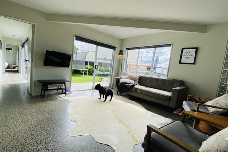 Photo of property in 2/5 Nigel Road, Browns Bay, Auckland, 0630