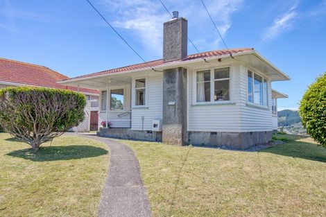 Photo of property in 20 Franklyn Road, Tawa, Wellington, 5028